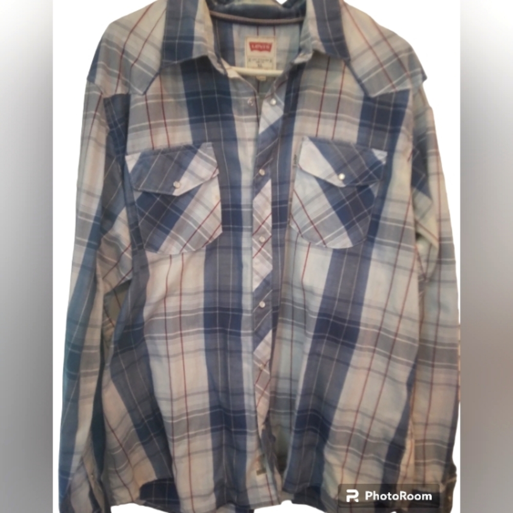 Levi Strauss & Company. Mens Size XL. Blue,White,Red in Color.